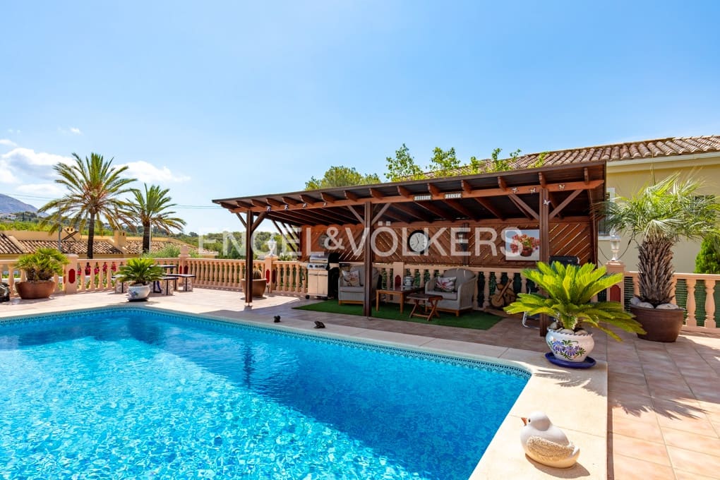 3 bedroom Villa for sale in Altea la Vella with pool garage - € 690,000 (Ref: 9944551)