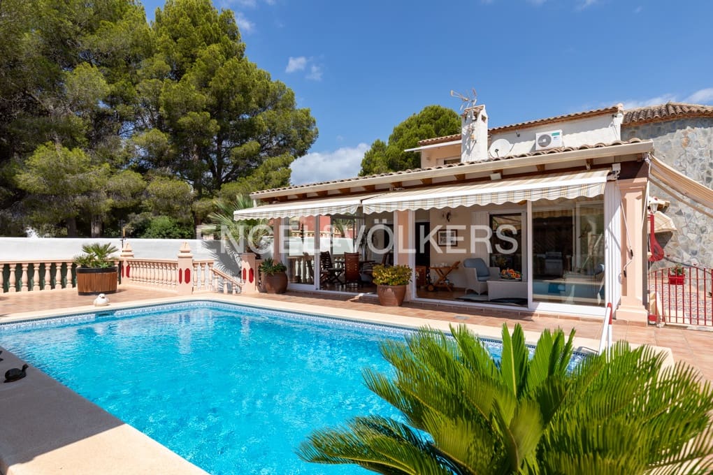 3 bedroom Villa for sale in Altea la Vella with pool garage - € 690,000 (Ref: 9944551)