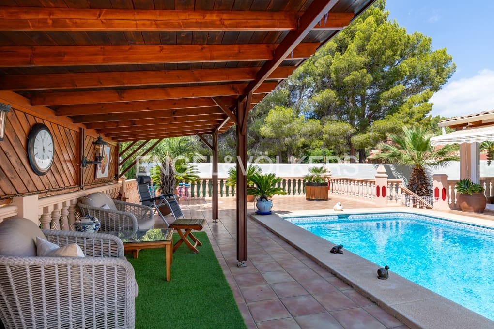 3 bedroom Villa for sale in Altea la Vella with pool garage - € 690,000 (Ref: 9944551)