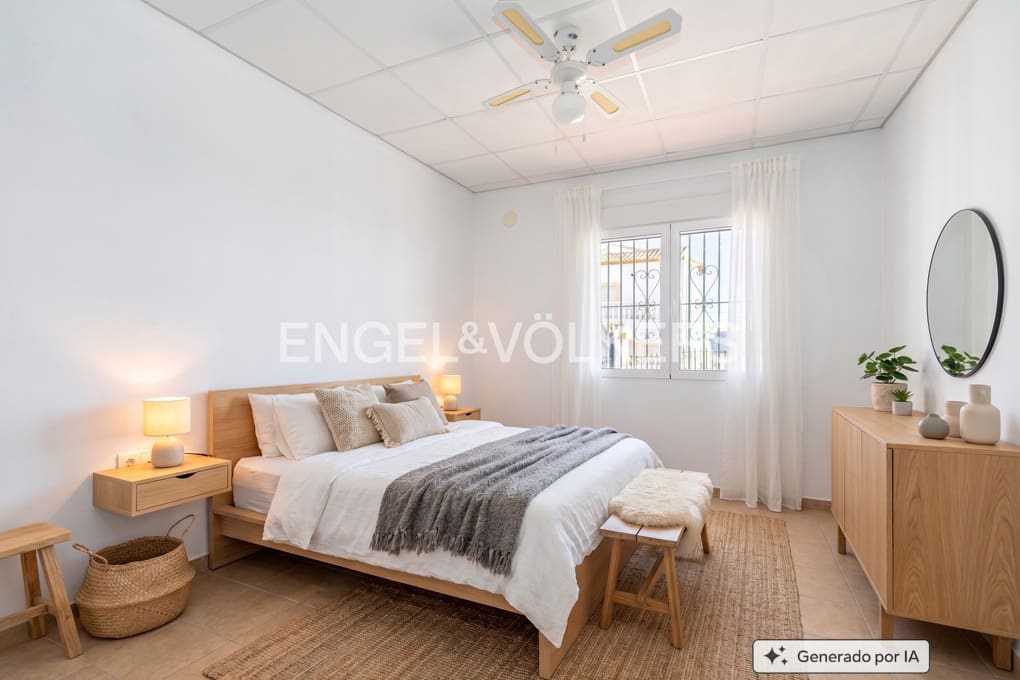 4 bedroom Villa for sale in Calpe / Calp with pool garage - € 690,000 (Ref: 9944874)