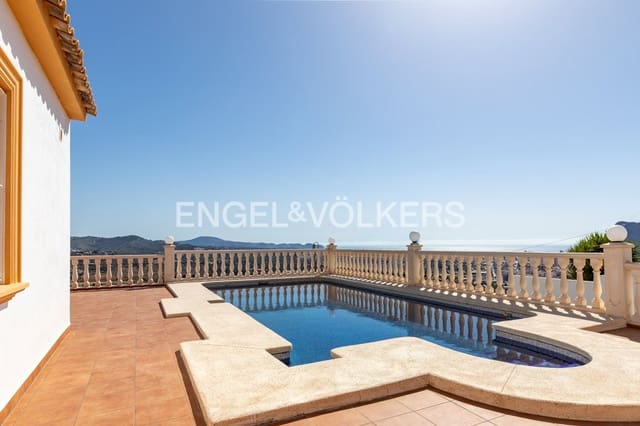 4 makuuhuone Huvila myytävänä paikassa Pueblo, Calpe / Calp mukana uima-altaan 
autotalli - 690 000 € (Ref: 9944874)
