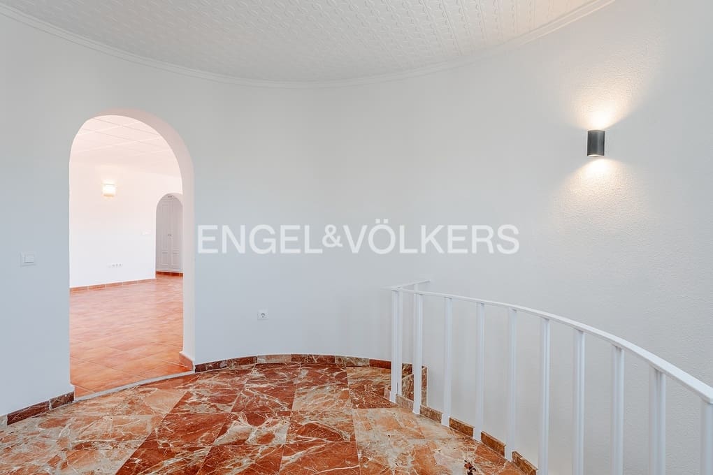 7 slaapkamer Villa te koop in Calpe / Calp met zwembad garage - € 960.000 (Ref: 9971645)