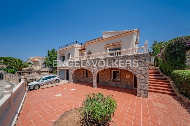 7 slaapkamer Villa te koop in Calpe / Calp met zwembad garage - € 960.000 (Ref: 9971645)