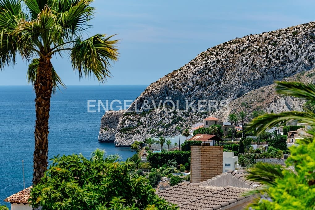 7 slaapkamer Villa te koop in Calpe / Calp met zwembad garage - € 960.000 (Ref: 9971645)