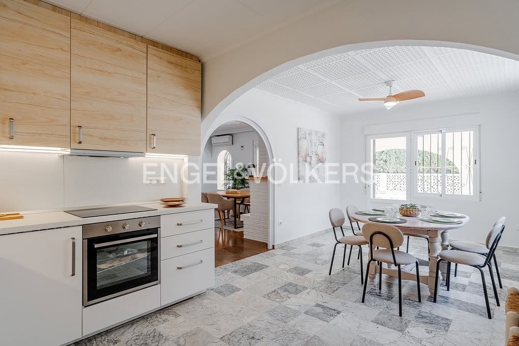 7 slaapkamer Villa te koop in Calpe / Calp met zwembad garage - € 960.000 (Ref: 9971645)