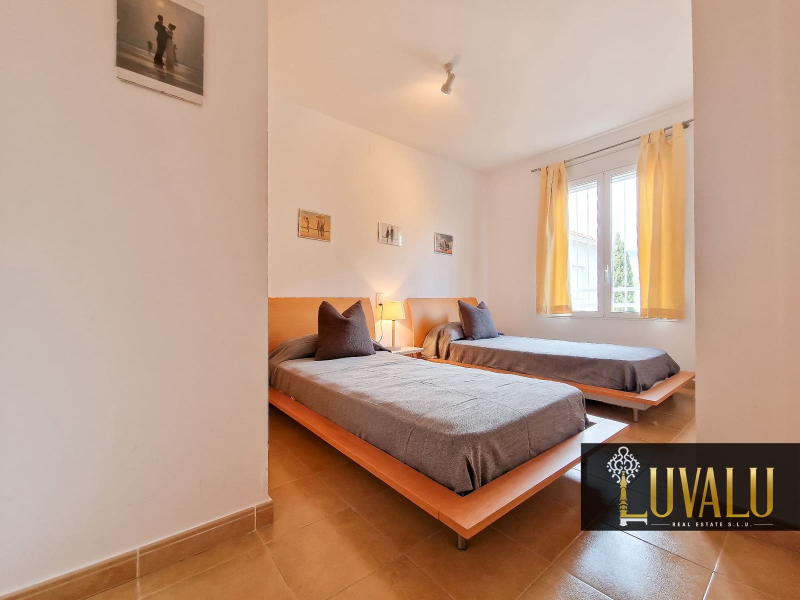 3 slaapkamer Appartement voor vakantieverhuur in Peniscola met zwembad garage - € 690 (Ref: 3682709)