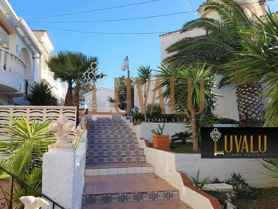 3 bedroom Villa for sale in Peniscola with garage - € 220,000 (Ref: 5641751)