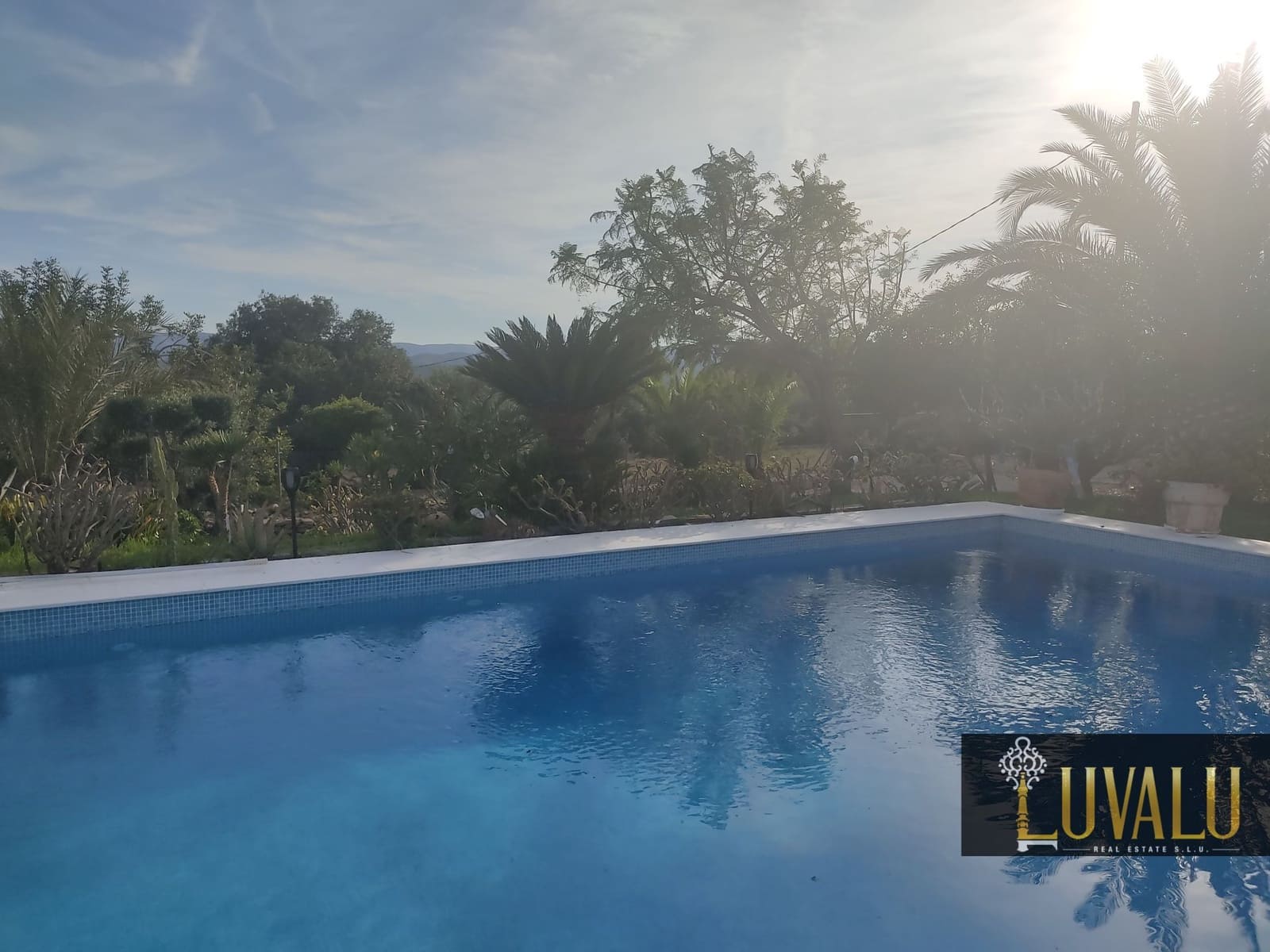 3 soveværelse Villa til salg i Calig med swimmingpool garage - € 565.000 (Ref: 6406647)