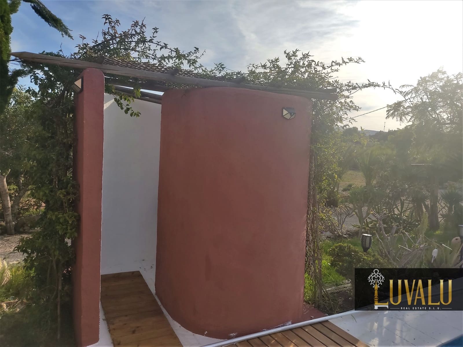 3 soveværelse Villa til salg i Calig med swimmingpool garage - € 565.000 (Ref: 6406647)