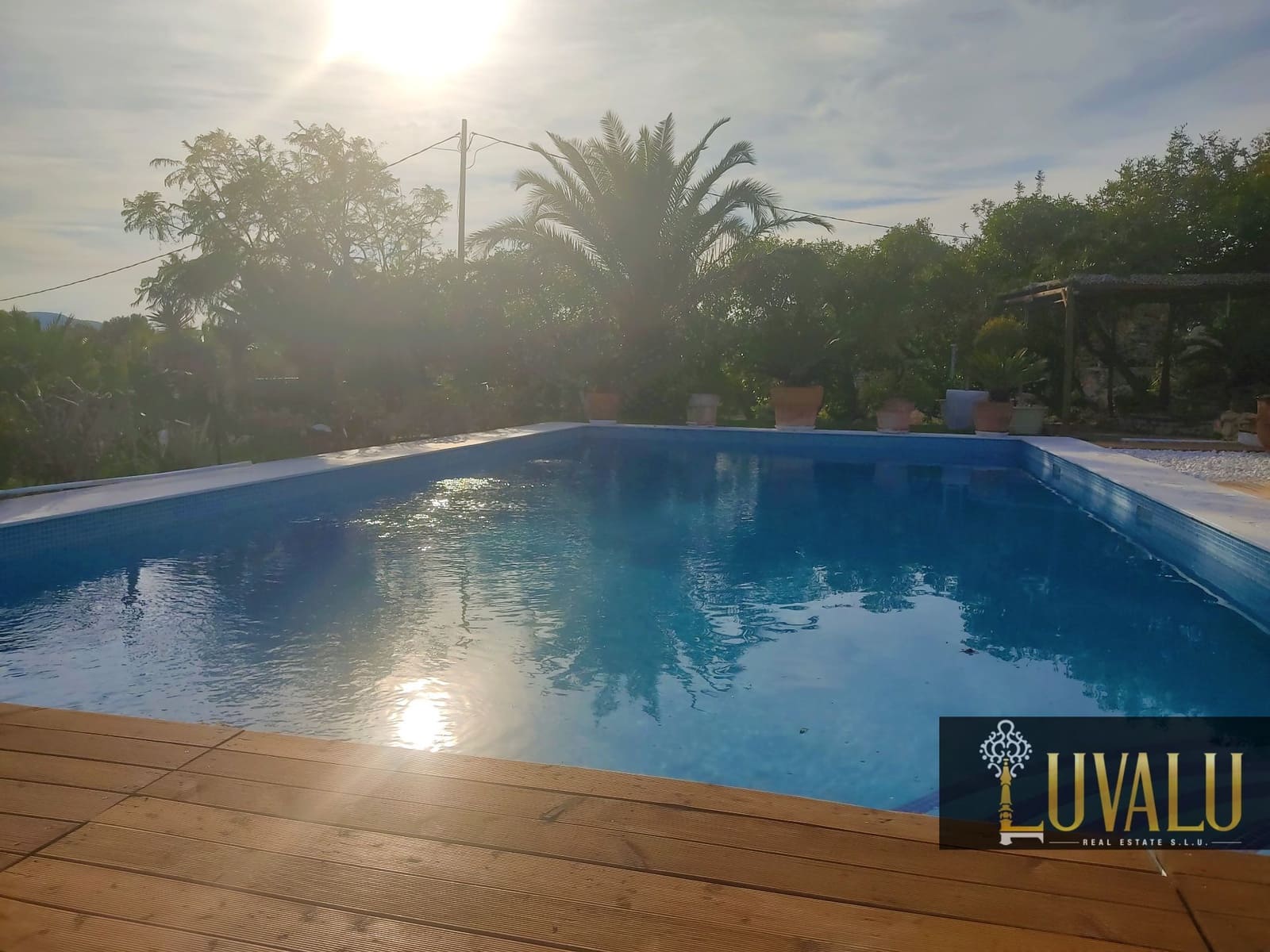 3 soveværelse Villa til salg i Calig med swimmingpool garage - € 565.000 (Ref: 6406647)