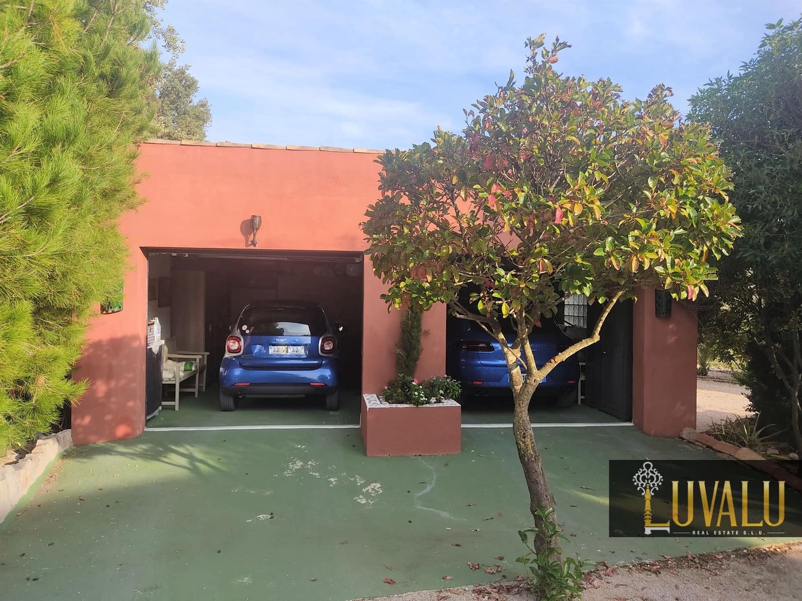 3 soveværelse Villa til salg i Calig med swimmingpool garage - € 565.000 (Ref: 6406647)