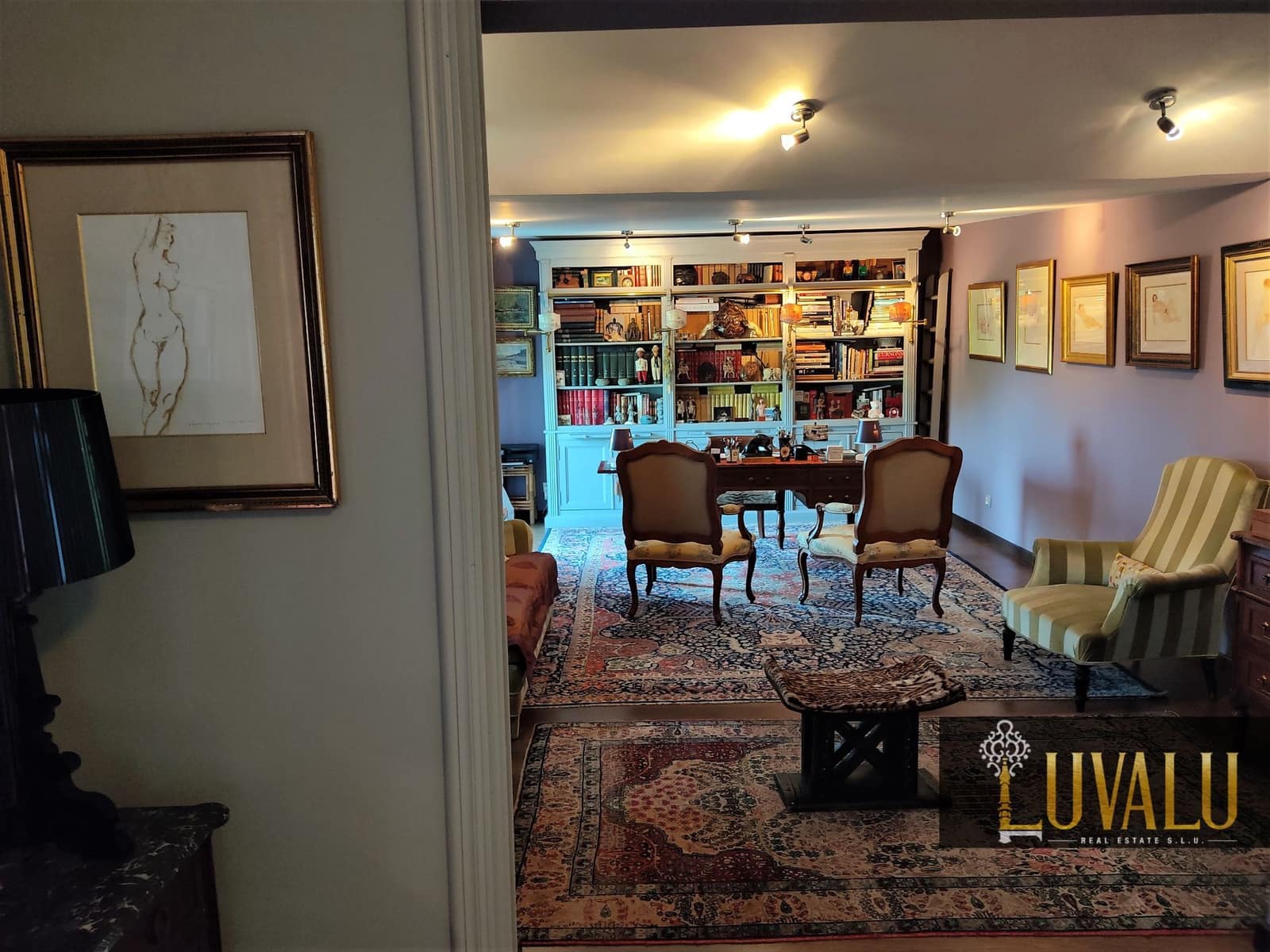 3 soveværelse Villa til salg i Calig med swimmingpool garage - € 565.000 (Ref: 6406647)