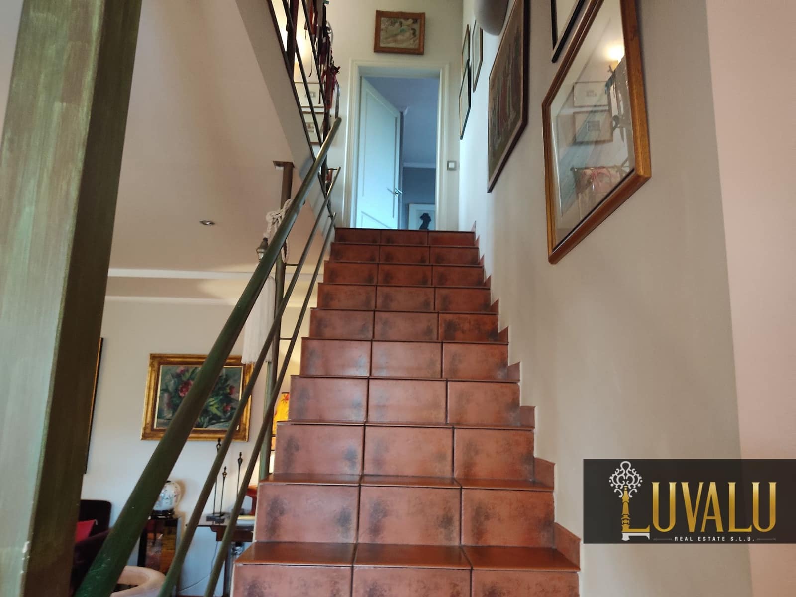 3 soveværelse Villa til salg i Calig med swimmingpool garage - € 565.000 (Ref: 6406647)