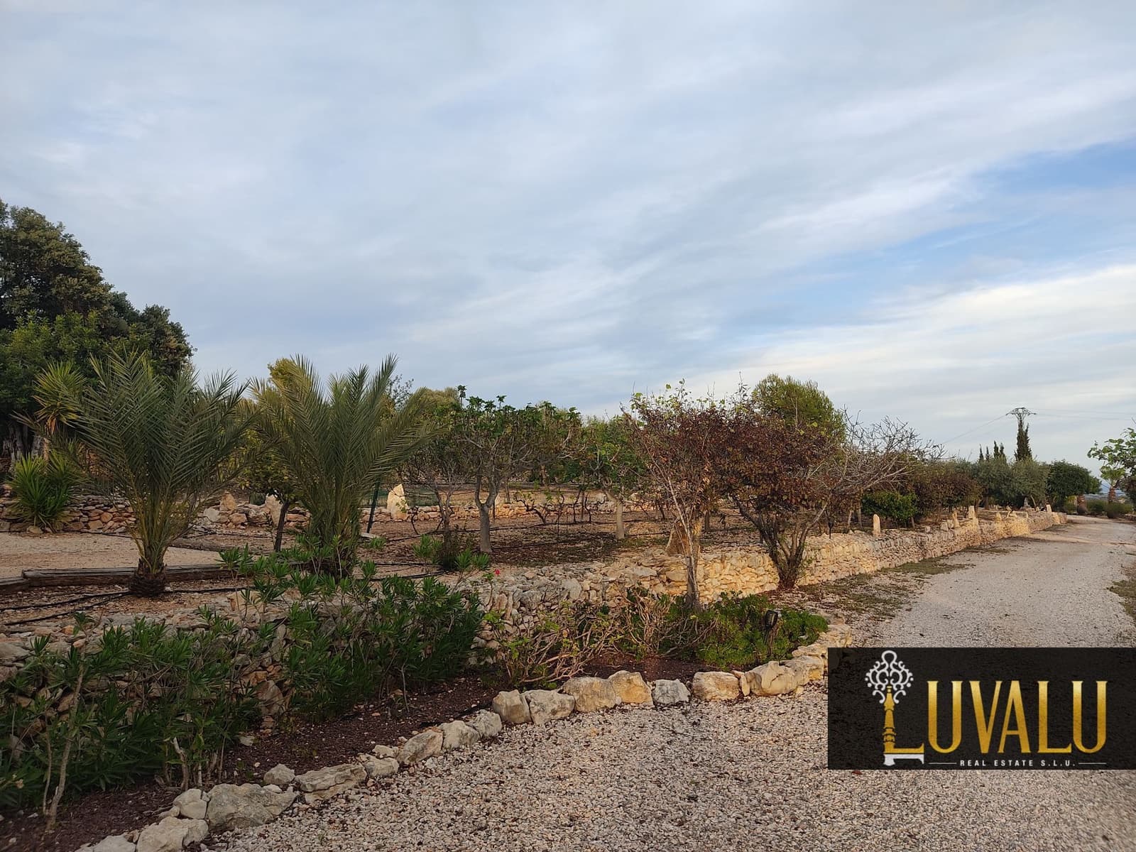 3 soveværelse Villa til salg i Calig med swimmingpool garage - € 565.000 (Ref: 6406647)