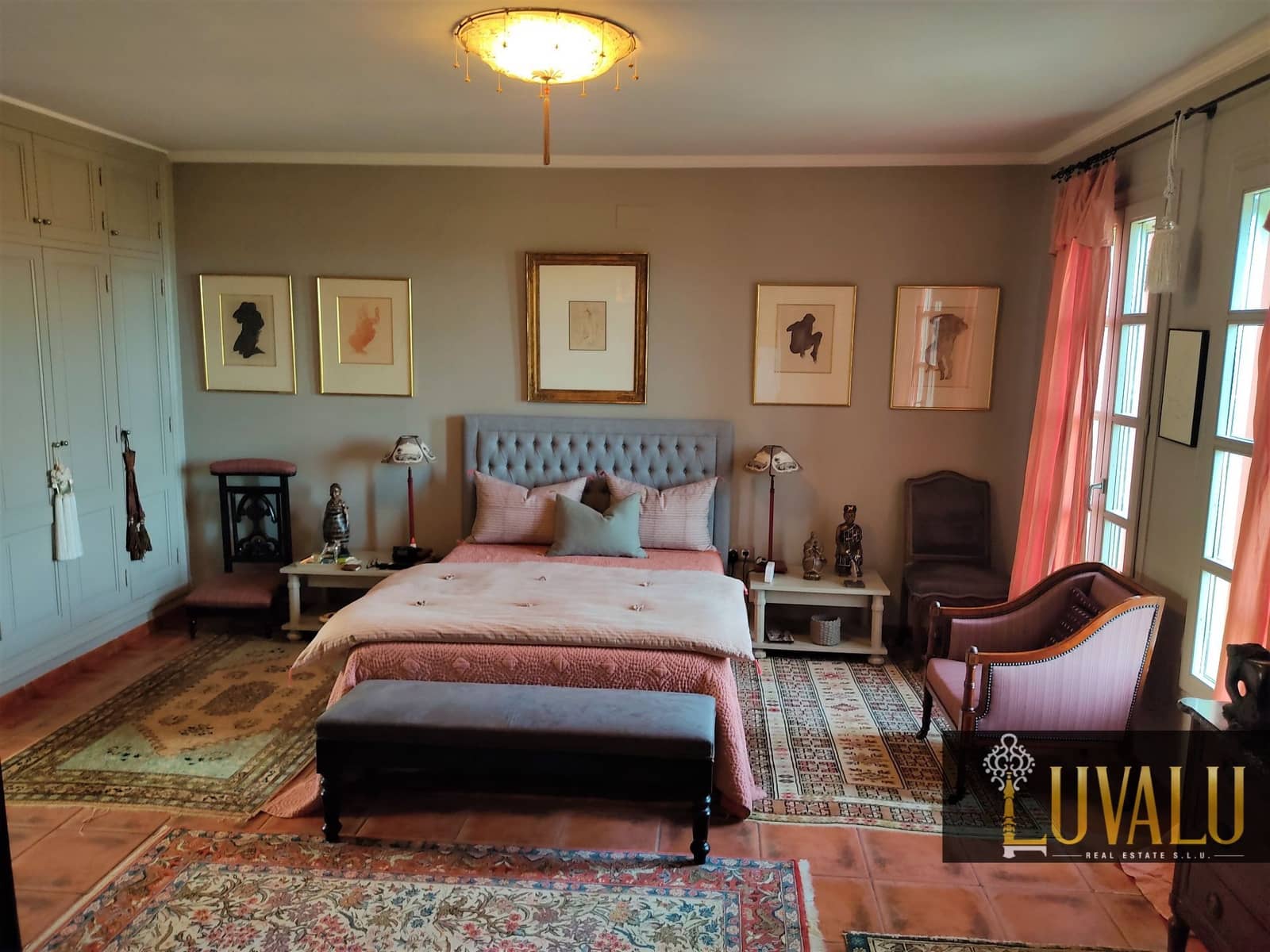 3 soveværelse Villa til salg i Calig med swimmingpool garage - € 565.000 (Ref: 6406647)