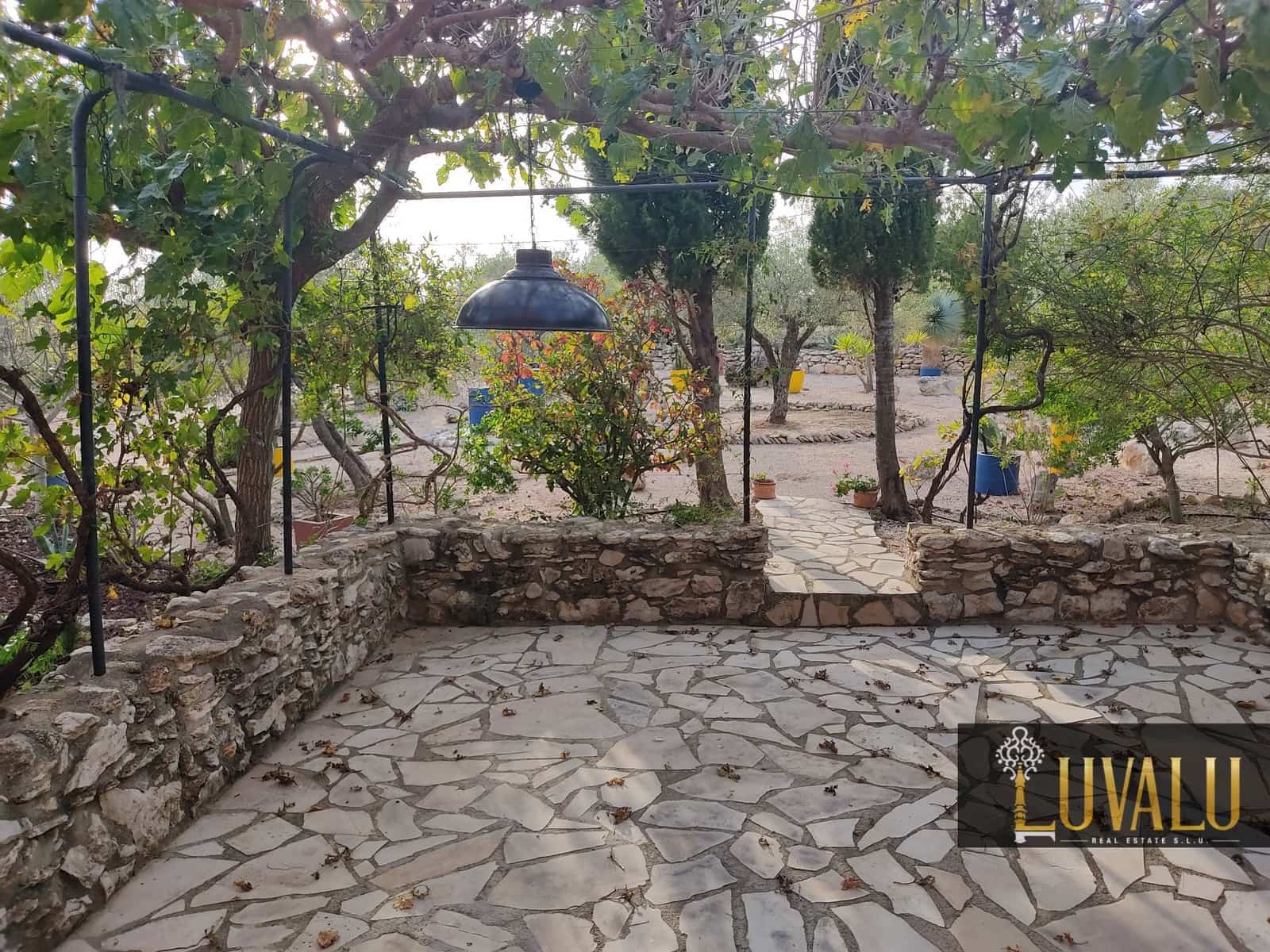 3 soveværelse Villa til salg i Calig med swimmingpool garage - € 565.000 (Ref: 6406647)