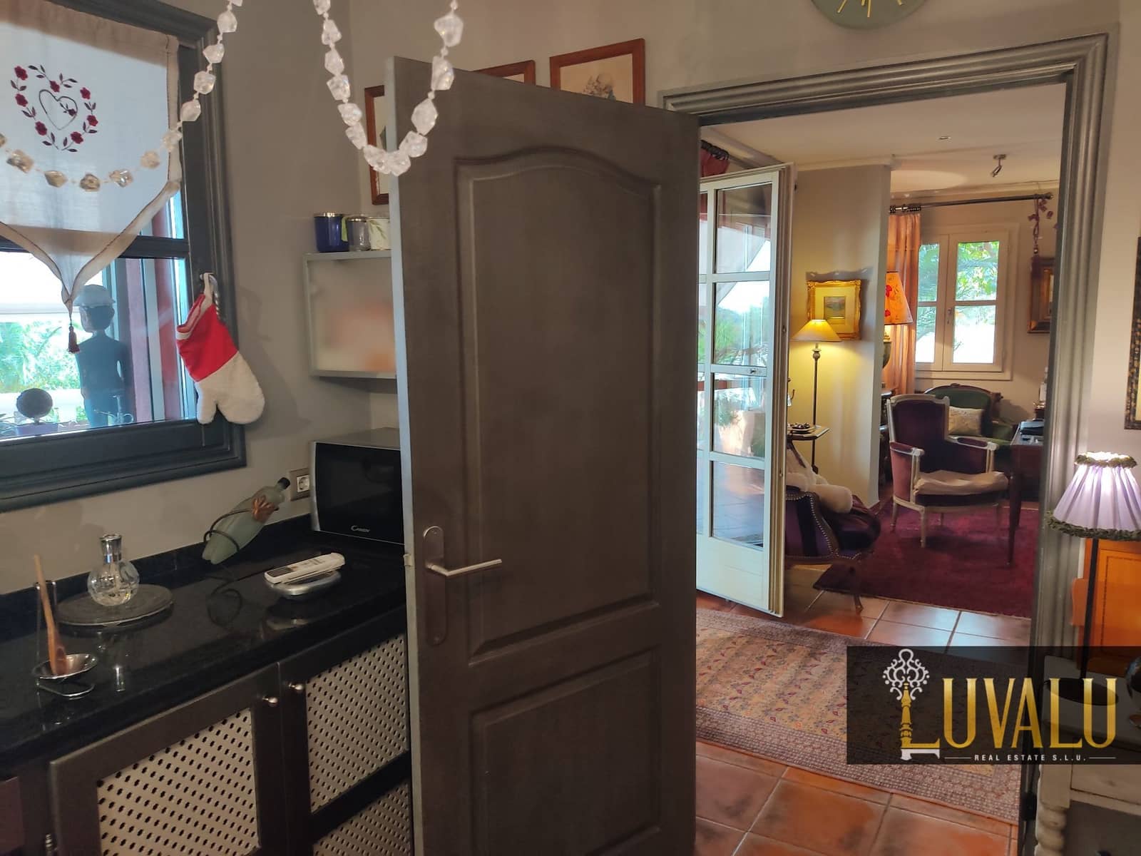 3 soveværelse Villa til salg i Calig med swimmingpool garage - € 565.000 (Ref: 6406647)