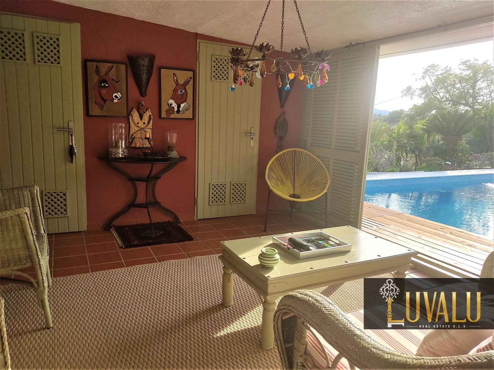 3 soveværelse Villa til salg i Calig med swimmingpool garage - € 565.000 (Ref: 6406647)