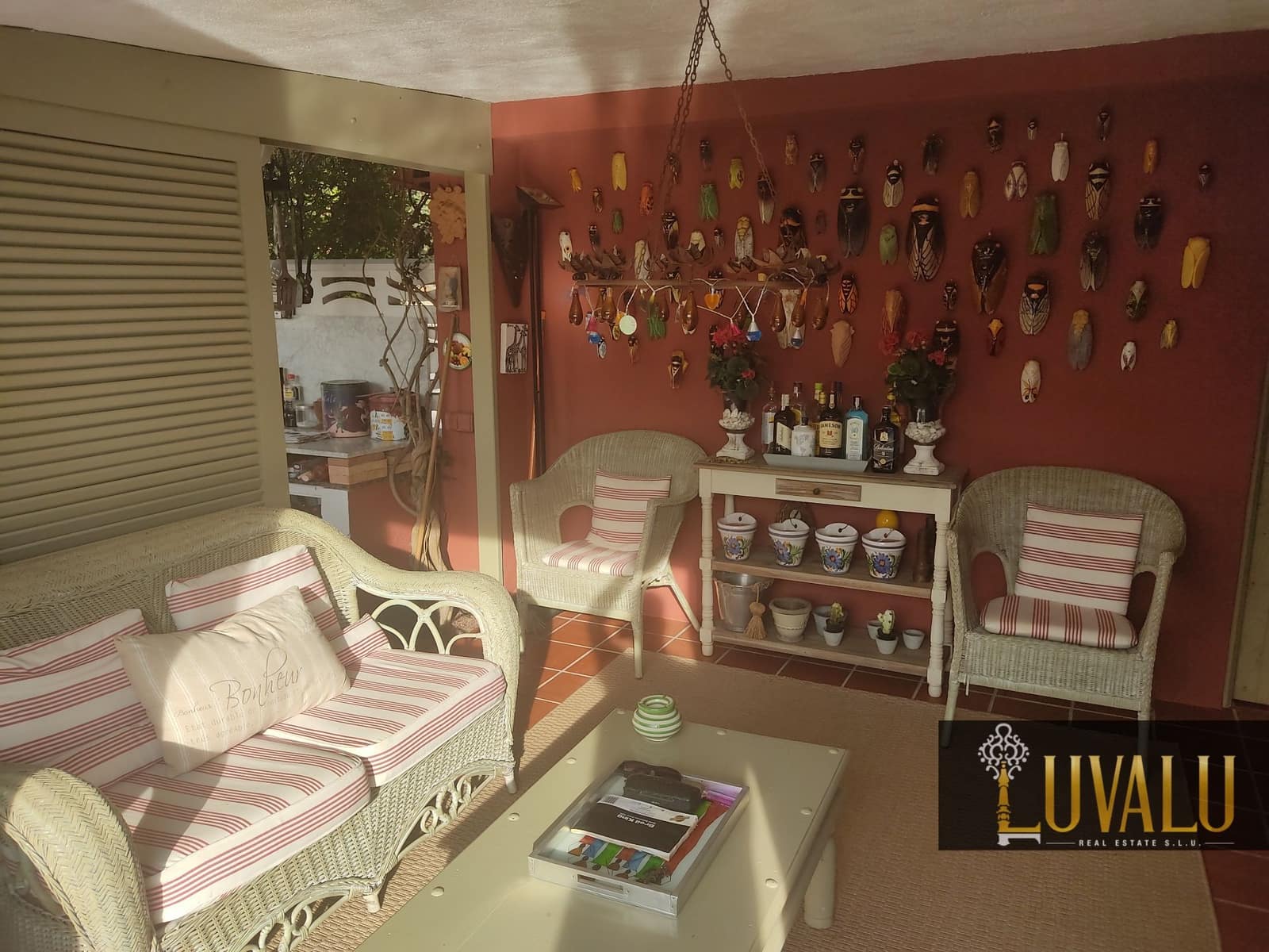 3 soveværelse Villa til salg i Calig med swimmingpool garage - € 565.000 (Ref: 6406647)