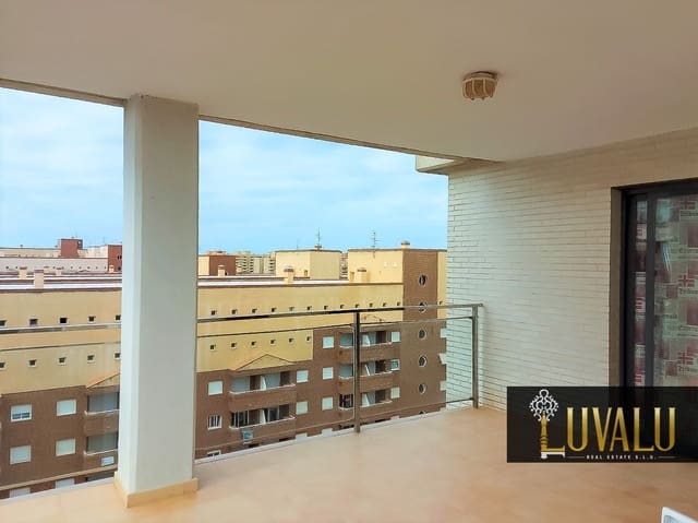 Casa de 4 habitaciones en Oropesa  en venta con piscina garaje - 288.000 € (Ref: 7077940)