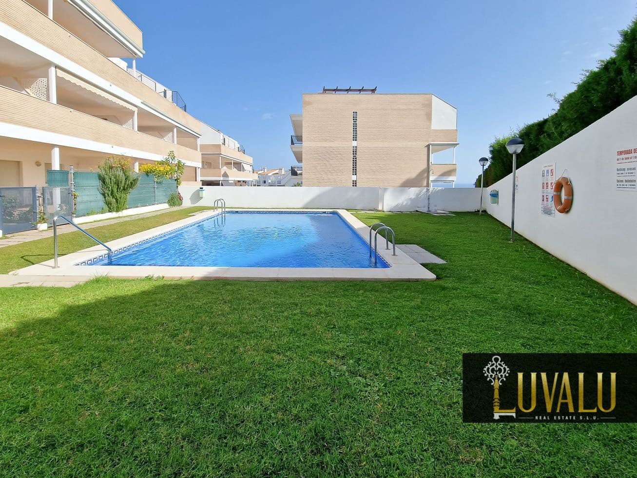 2 bedroom Penthouse for sale in Peniscola with pool garage - € 190,000 (Ref: 9356684)