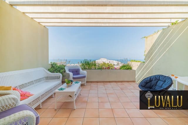 3 soverom Kjedet enebolig til salgs i Peñíscola med svømmebasseng garasje - € 550 000 (Ref: 9570704)