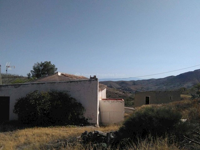 5 soveværelse Finca/Landehus til salg i Albox - € 100.000 (Ref: 3171354)
