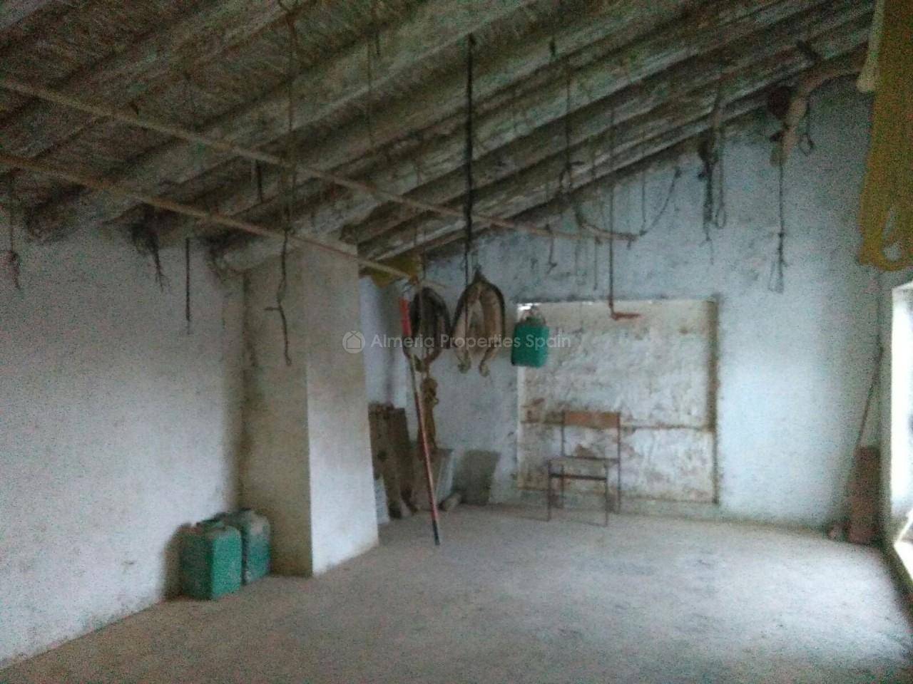 8 bedroom Finca/Country House for sale in Albox - € 64,500 (Ref: 3244107)