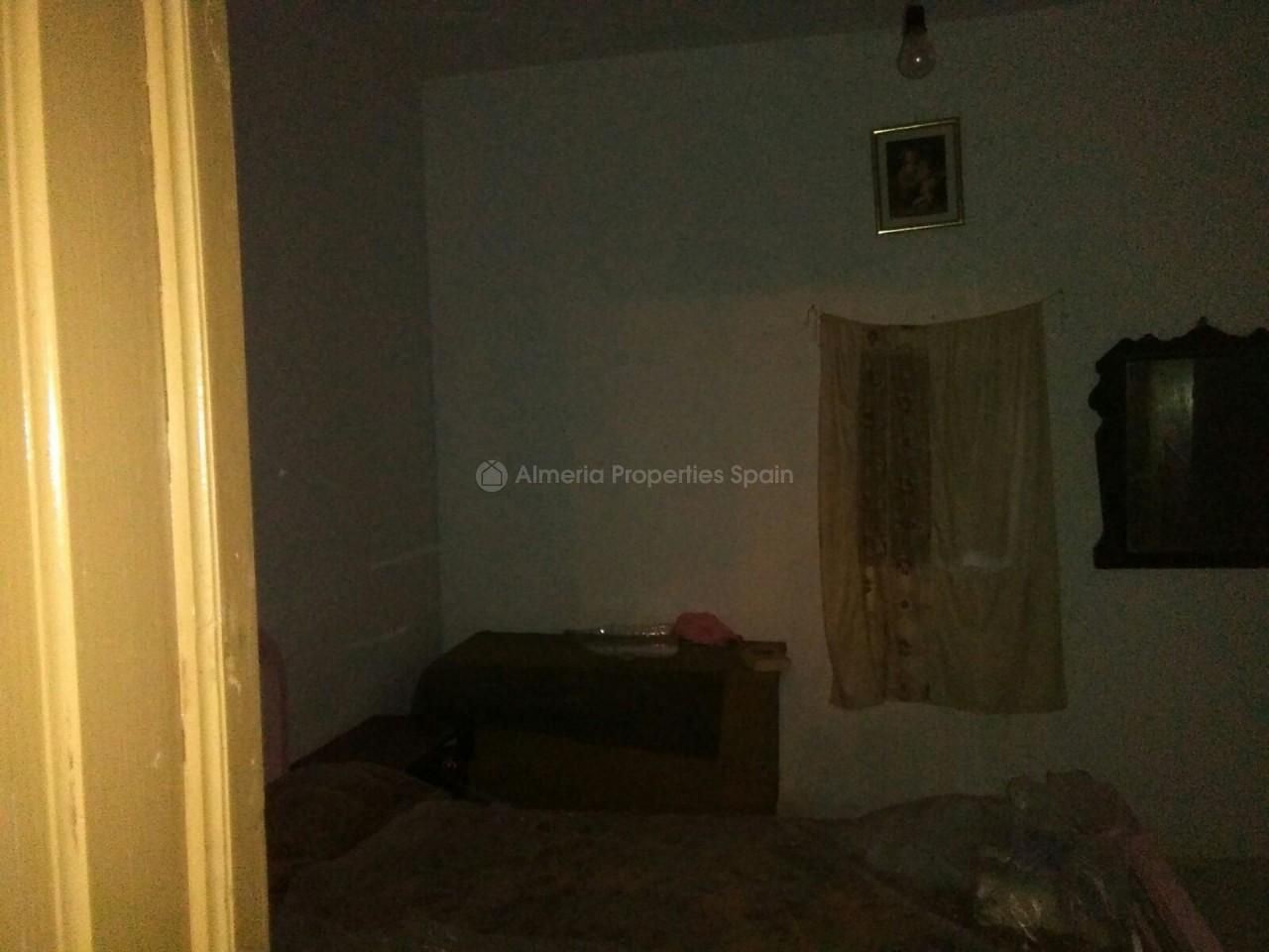 8 bedroom Finca/Country House for sale in Albox - € 64,500 (Ref: 3244107)