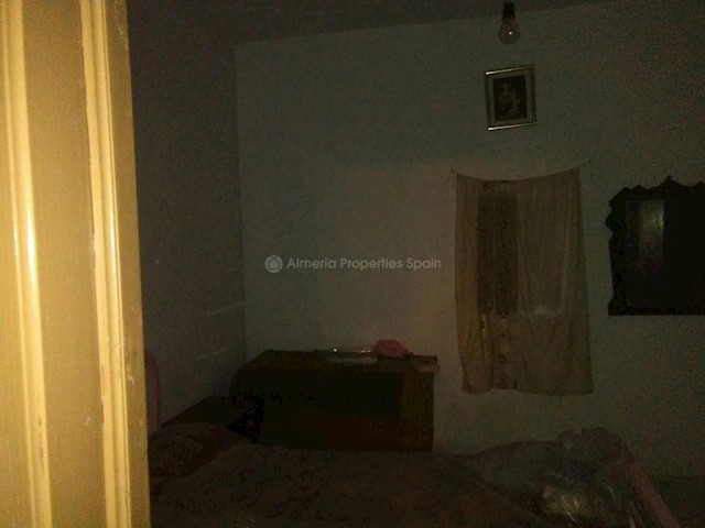 8 slaapkamer Finca/Landhuis te koop in Albox - € 64.500 (Ref: 3244107)