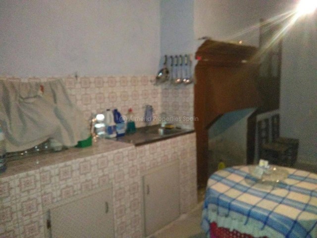 8 slaapkamer Finca/Landhuis te koop in Albox - € 64.500 (Ref: 3244107)