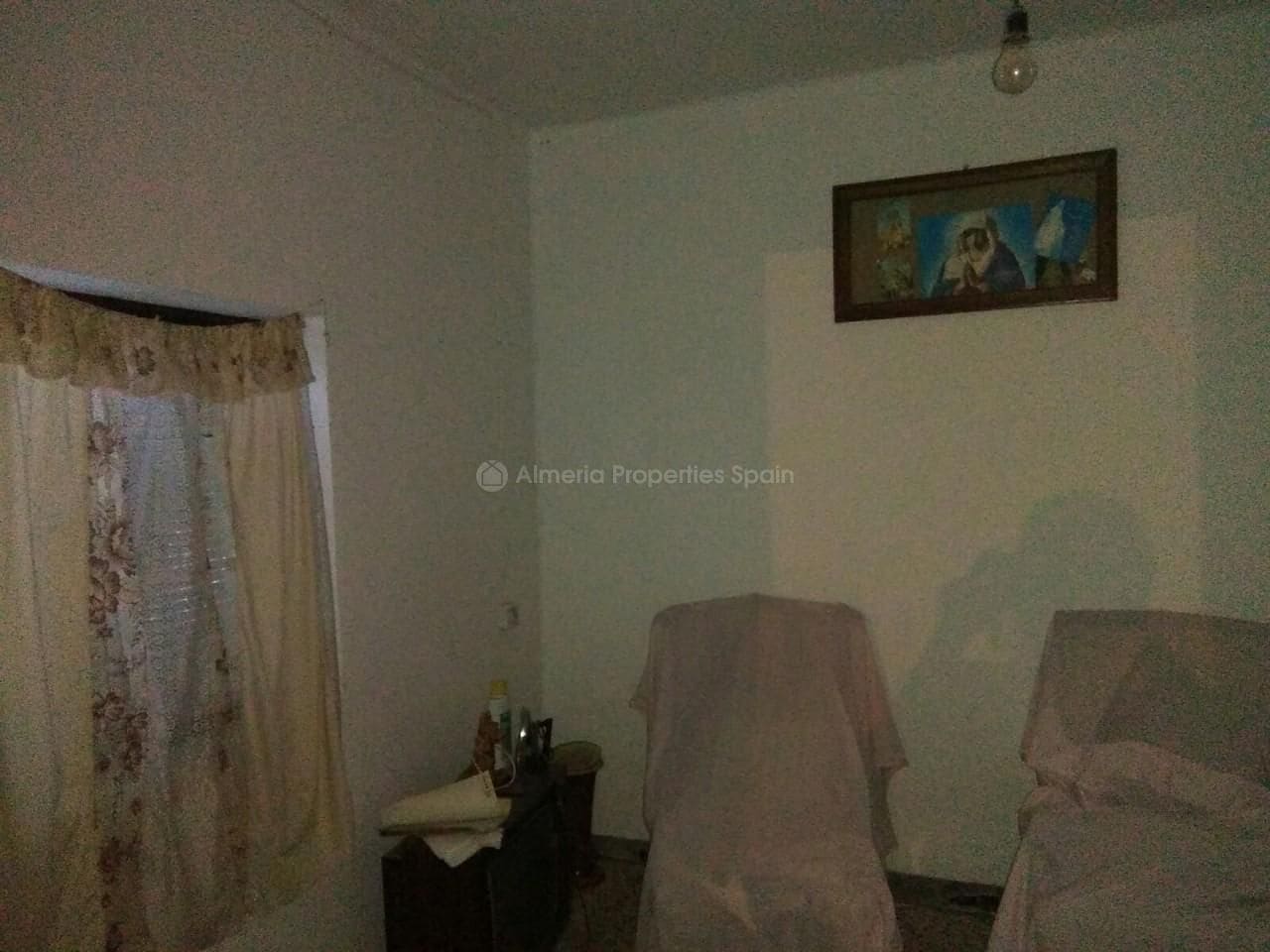 8 bedroom Finca/Country House for sale in Albox - € 64,500 (Ref: 3244107)