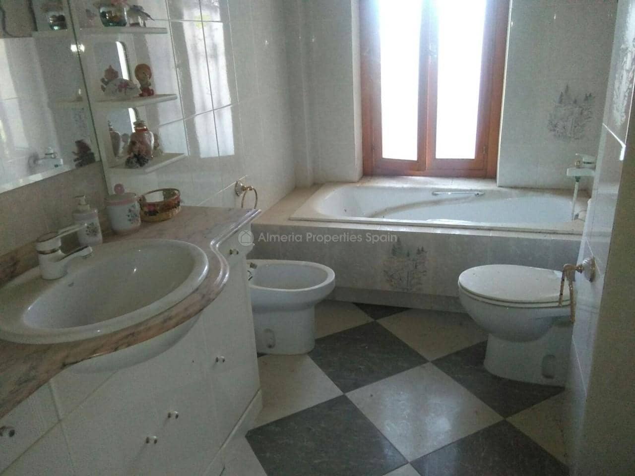 6 soveværelse Byhus til salg i Olula del Rio - € 260.000 (Ref: 3446984)