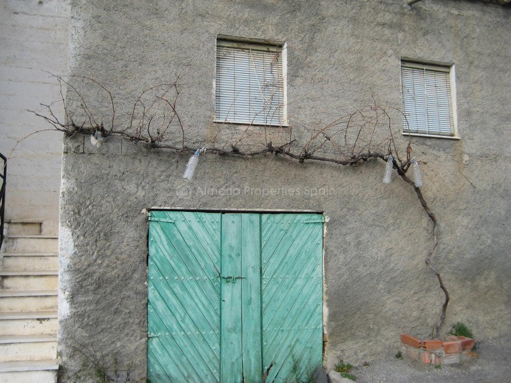 6 bedroom Townhouse for sale in Cobdar - € 95,500 (Ref: 4424711)