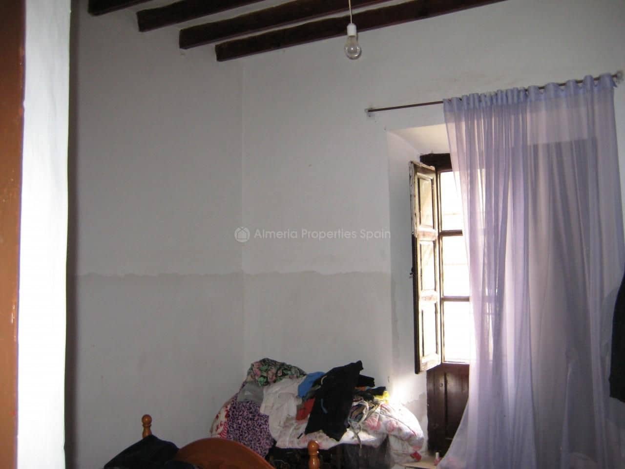 6 bedroom Townhouse for sale in Cobdar - € 95,500 (Ref: 4424711)