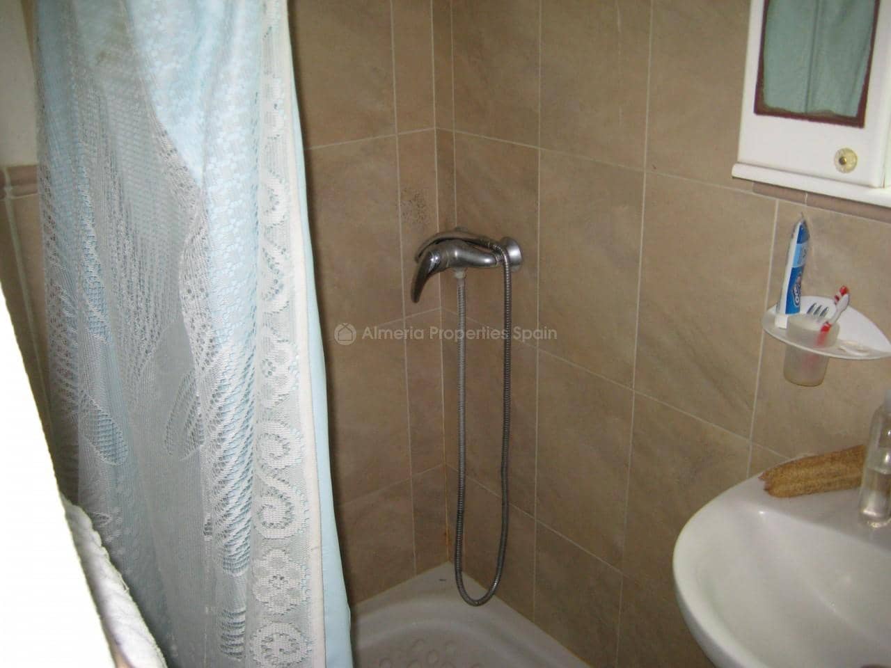 6 bedroom Townhouse for sale in Cobdar - € 95,500 (Ref: 4424711)