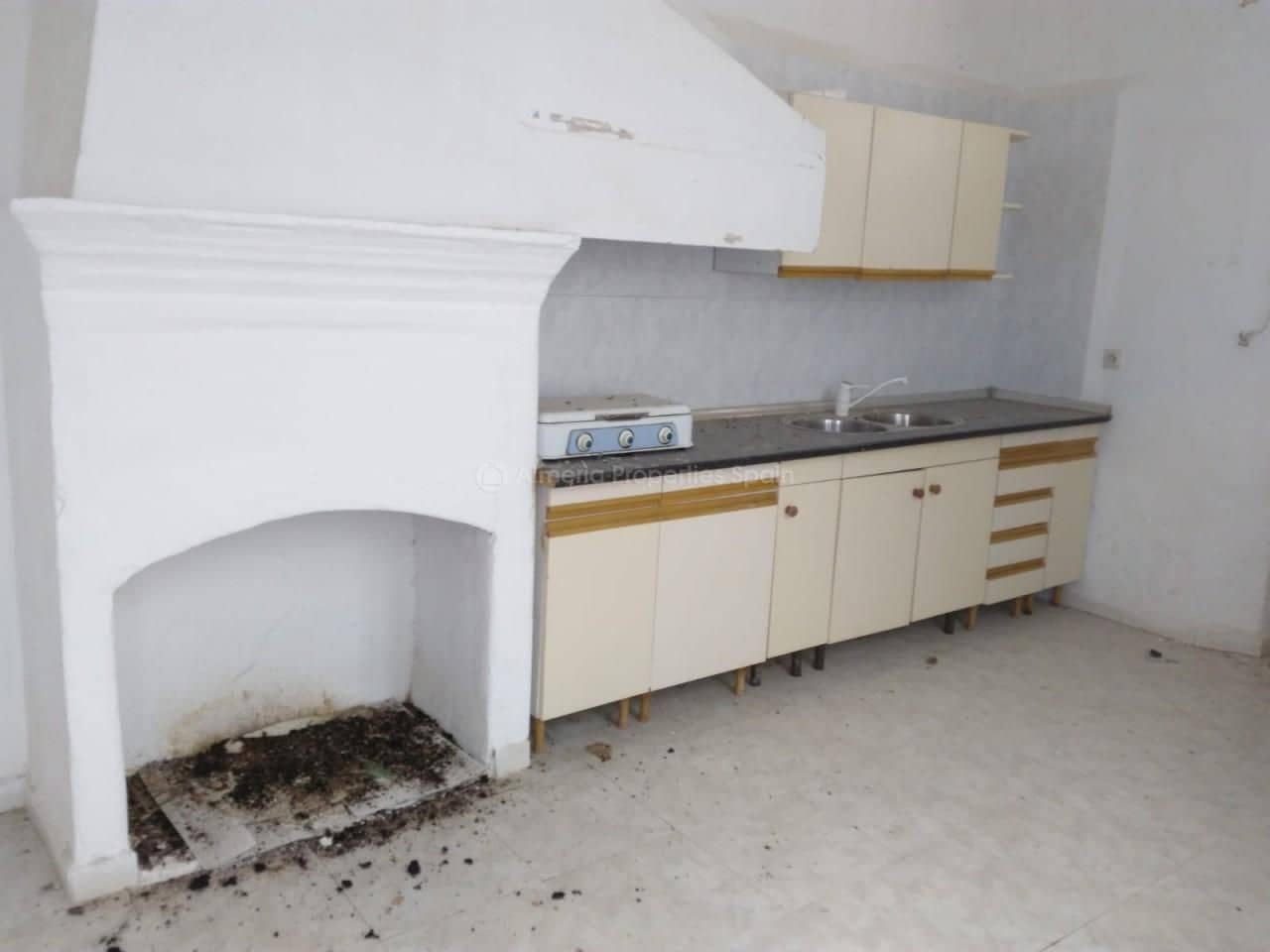 9 makuuhuone Omakotitalo myytävänä paikassa Albanchez - 85 000 € (Ref: 4441046)