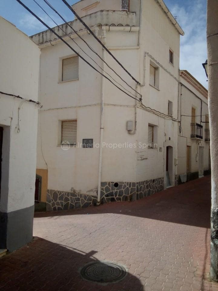 4 soveværelse Byhus til salg i Cobdar - € 65.000 (Ref: 4645316)