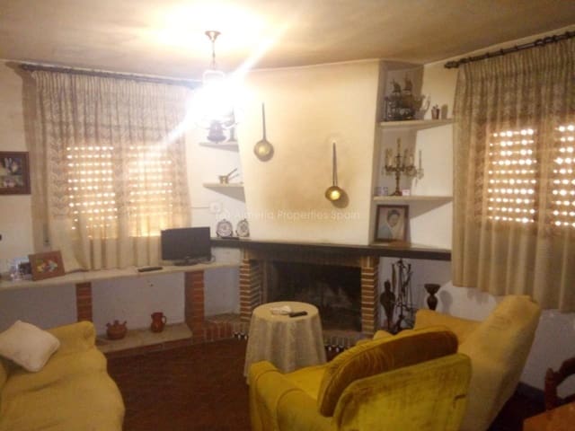 4 slaapkamer Huis te koop in Cóbdar - € 65.000 (Ref: 4645316)