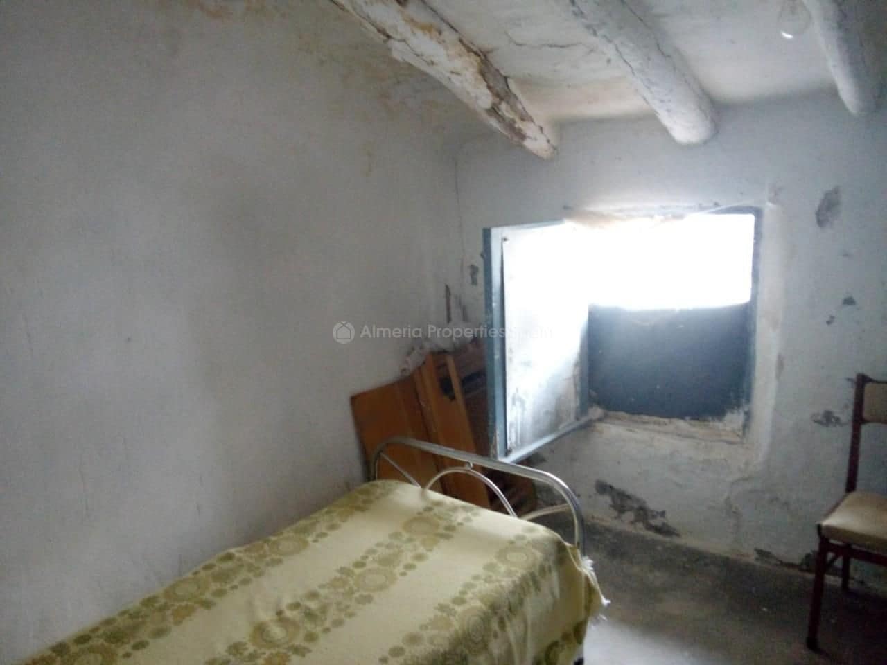 Byhus til salg i Somontin - € 21.000 (Ref: 4723078)