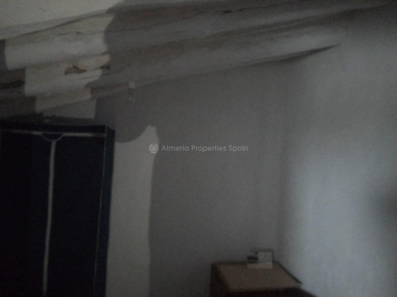 Byhus til salg i Somontin - € 21.000 (Ref: 4723078)