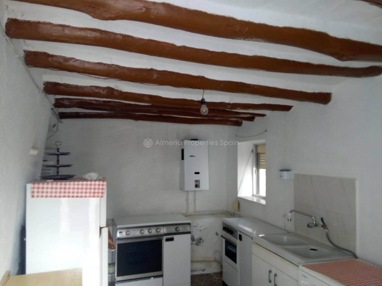 Byhus til salg i Somontin - € 21.000 (Ref: 4723078)