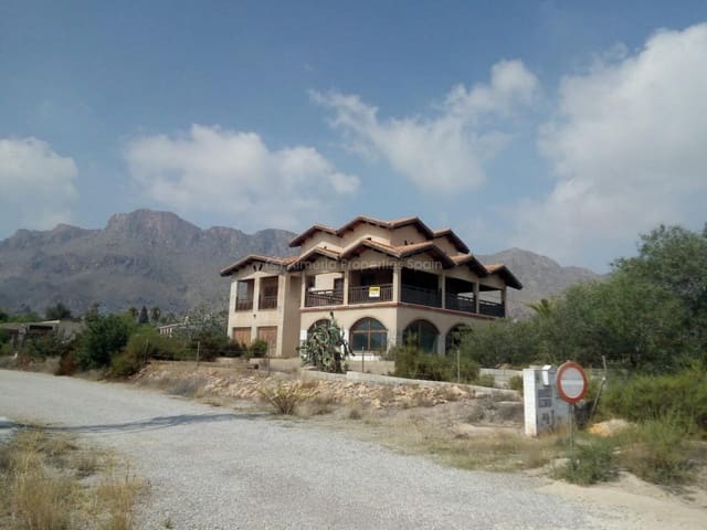 7 bedroom Villa for sale in Pulpí with pool - € 310,000 (Ref: 4852053)