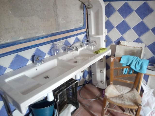 3 bedroom Cave House for sale in Cúllar - € 50,000 (Ref: 4852054)