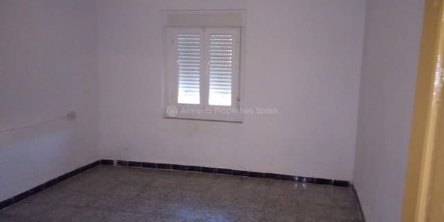 6 soveværelse Byhus til salg i Venta Quemada, Cúllar - € 45.000 (Ref: 5126263)