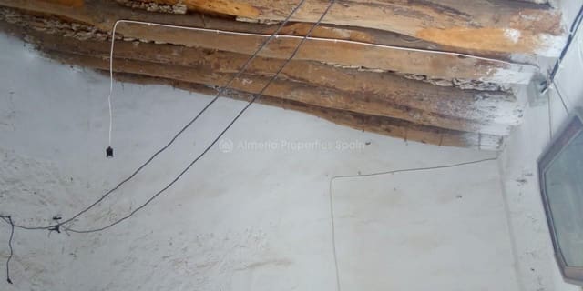 6 soveværelse Byhus til salg i Venta Quemada, Cúllar - € 45.000 (Ref: 5126263)