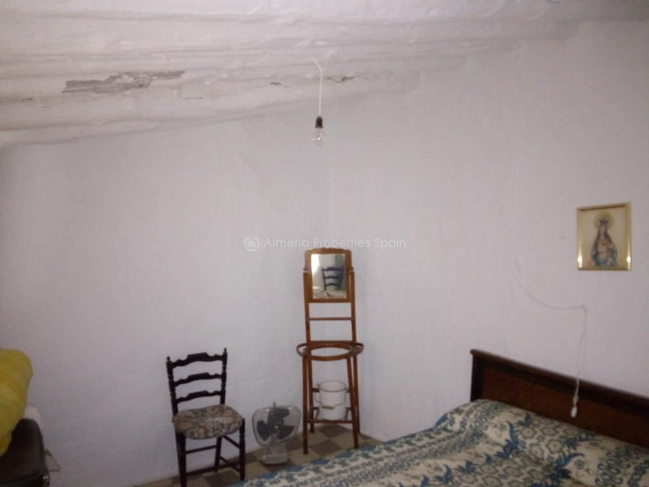 4 soveværelse Byhus til salg i Somontin - € 35.000 (Ref: 5126271)