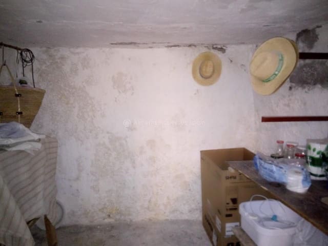 4 soveværelse Byhus til salg i Somontín - € 35.000 (Ref: 5126271)