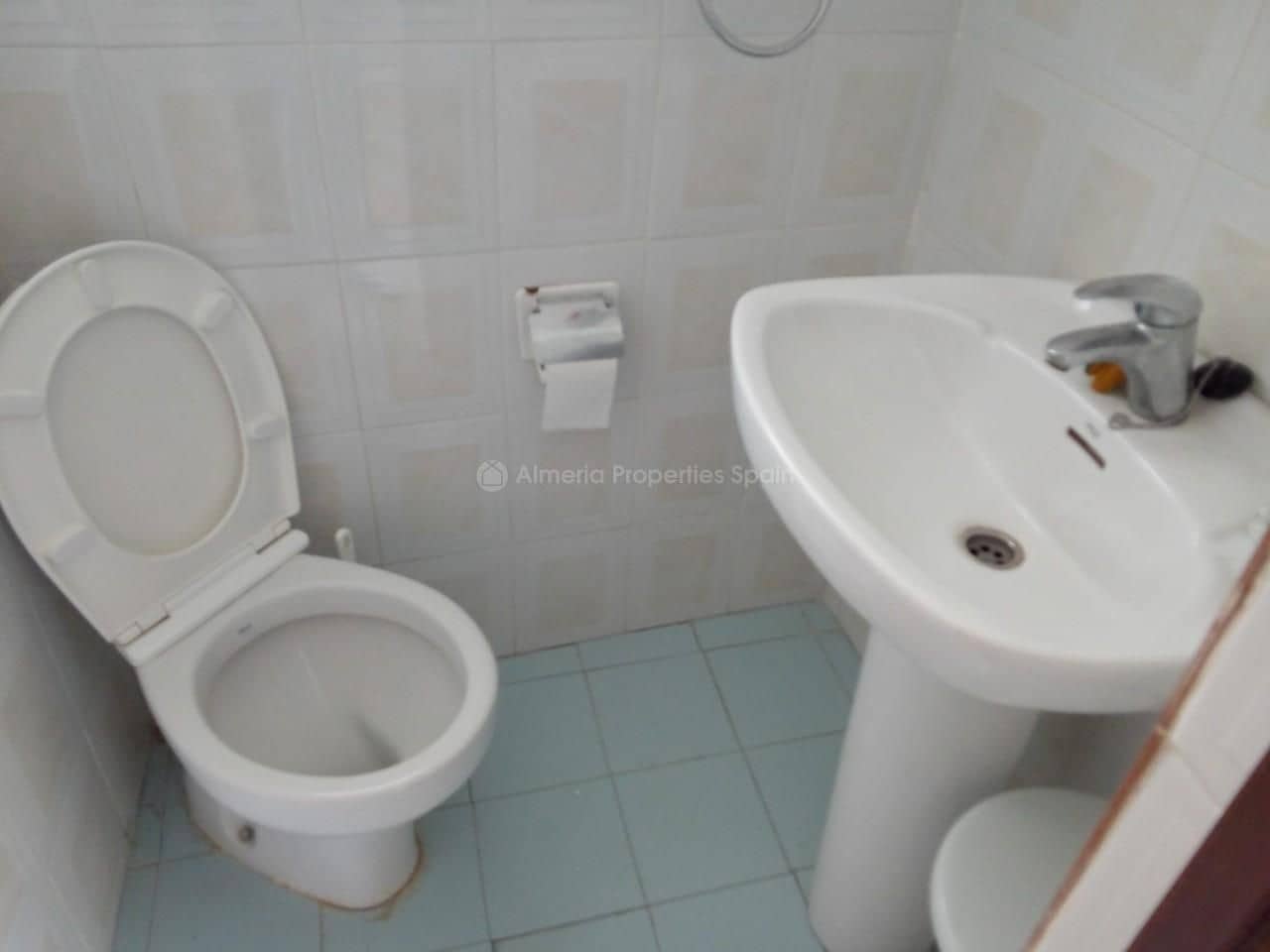 4 soveværelse Byhus til salg i Somontin - € 35.000 (Ref: 5126271)