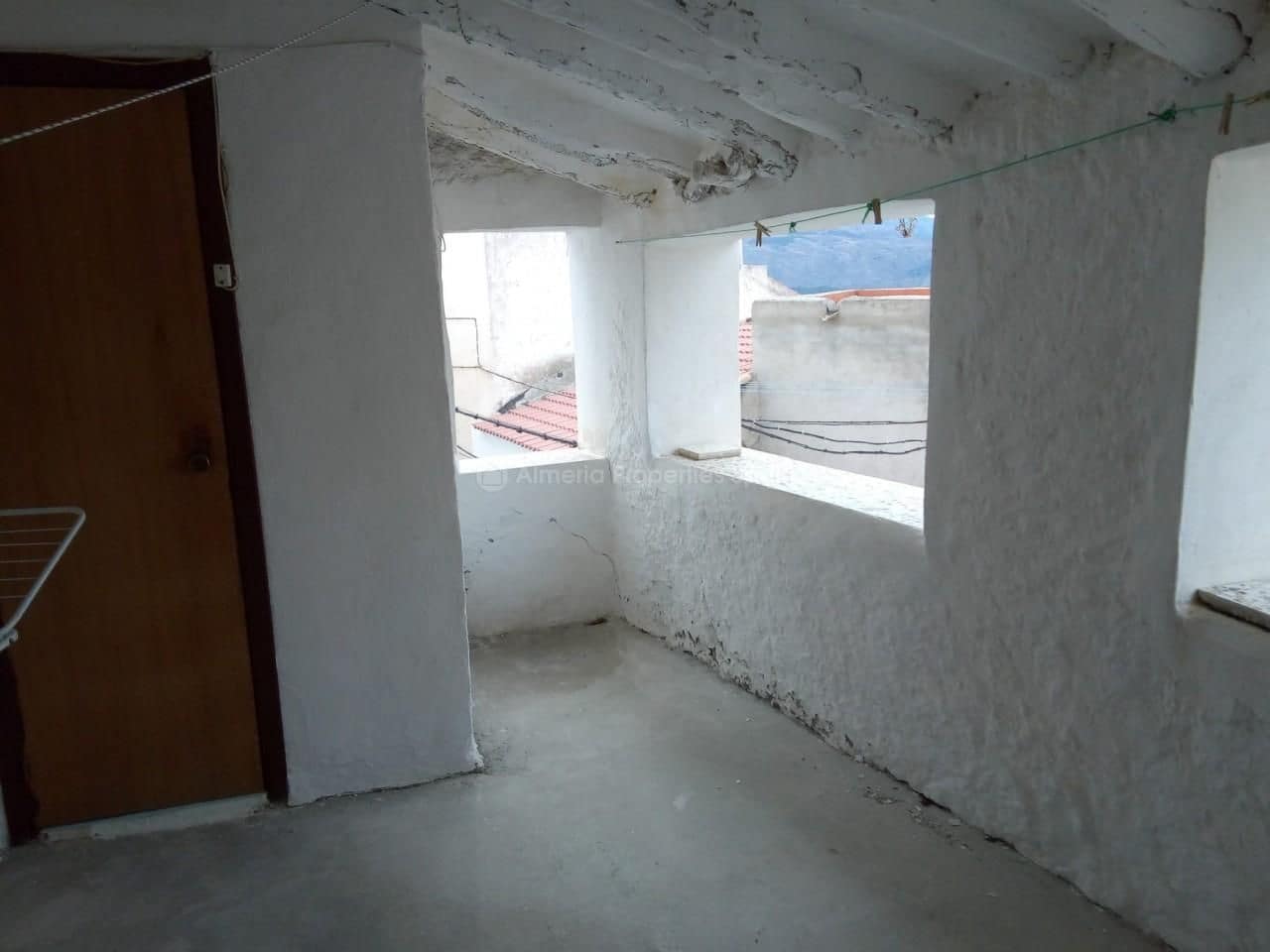 4 soveværelse Byhus til salg i Somontin - € 35.000 (Ref: 5126271)